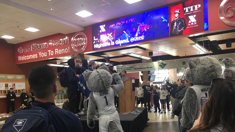 Wolfpack Store Reno Fans welcome Wolf Pack team at Reno airport