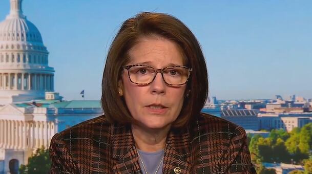 Cortez Masto helps implement bill that would prevent bank executives from collecting bonuses in the event of failure